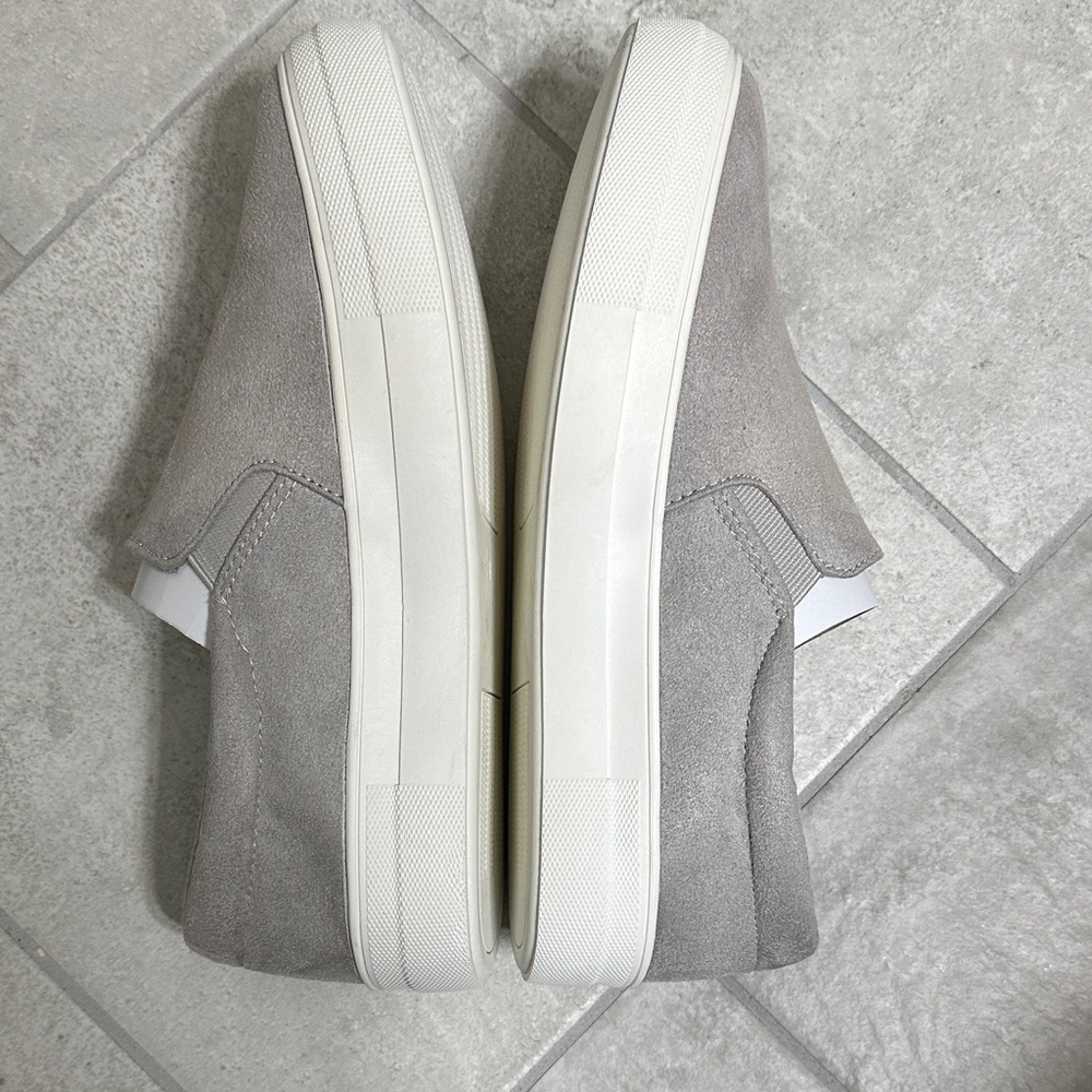 NWOT Soda Women’s Light Gray Slip-On Loafers - Picture 2 of 3